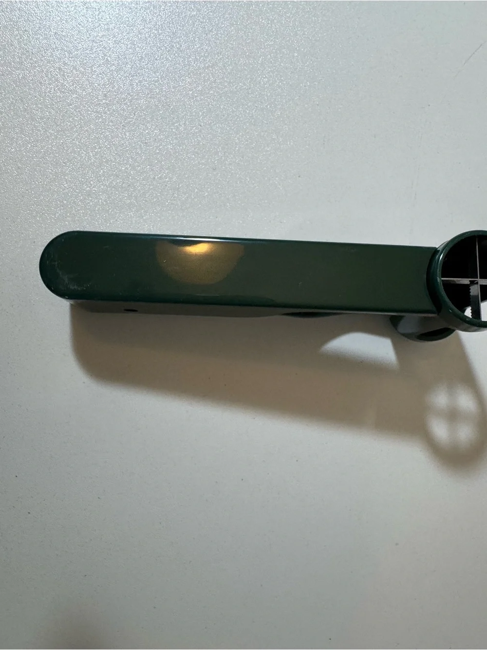 Handheld grape slicer